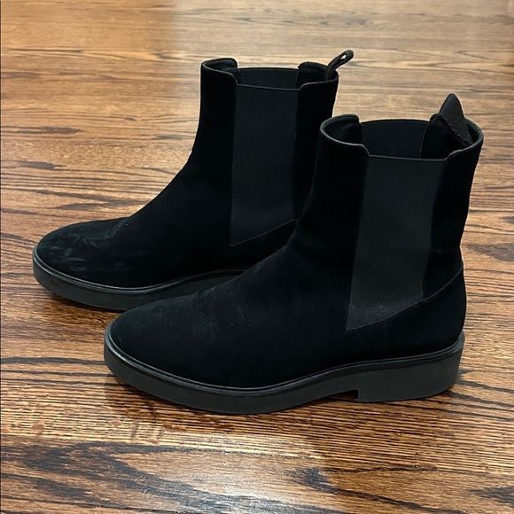 Stuart Weitzman Chelsea Boot - Picture 2 of 6